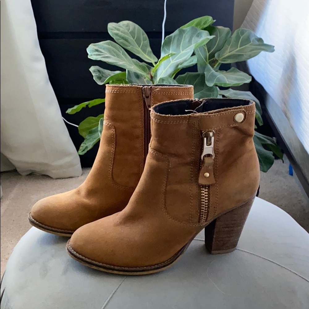 Aldo tan suede booties